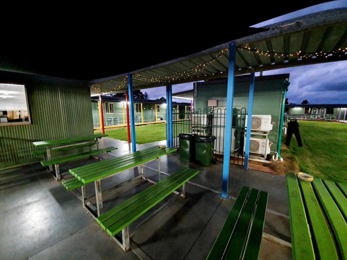 Palm Tree Backpackers Hostel Bundaberg Kültér fotó